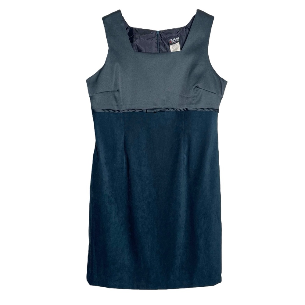 Sleeveless Dress in Dark Green‎